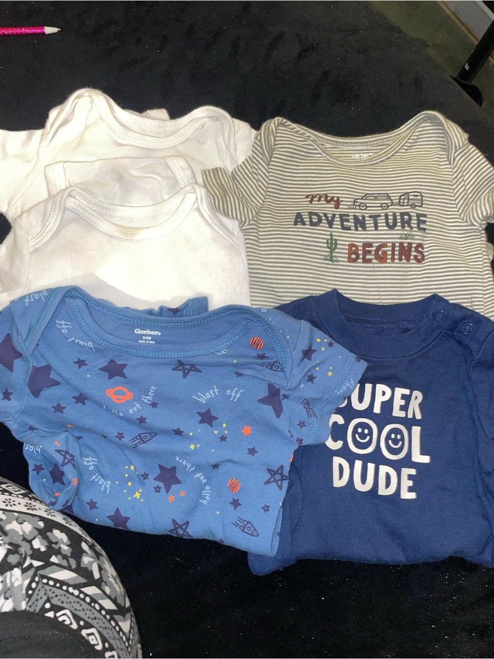 5 onsies size 6-9 mo